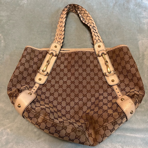 Gucci Pelham - Picture 1 of 10